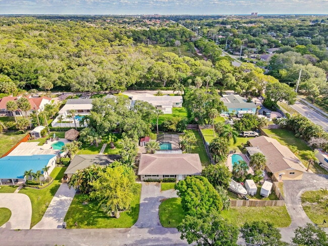 Photo - 2545 Venice Dr