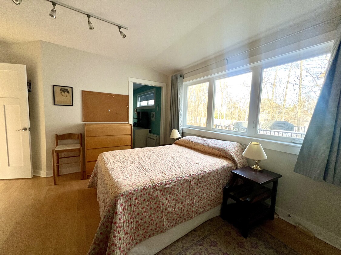 Bedroom 3 - Double Bed - 3 Wintergreen Cir (Amherst, MA)