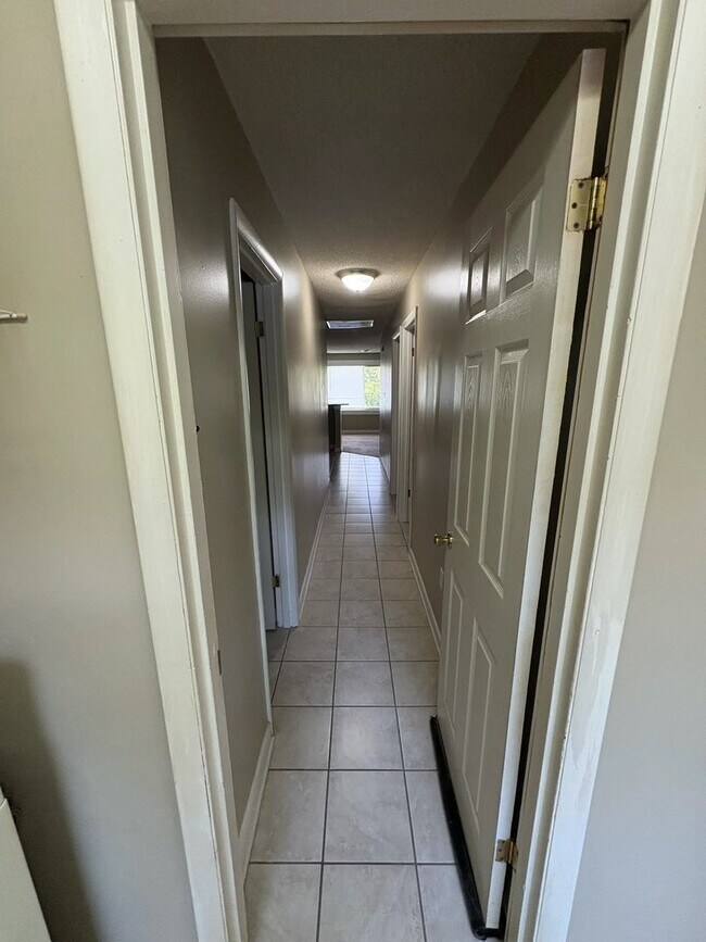 213 Laurel Ave Unit 3