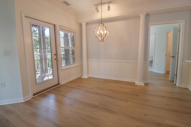 Photo - 2012 Telfair Way Unit 2012