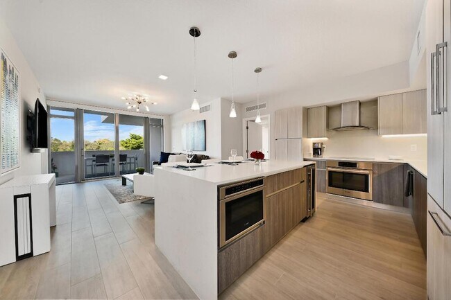 111 SE 1st Ave Unit 314