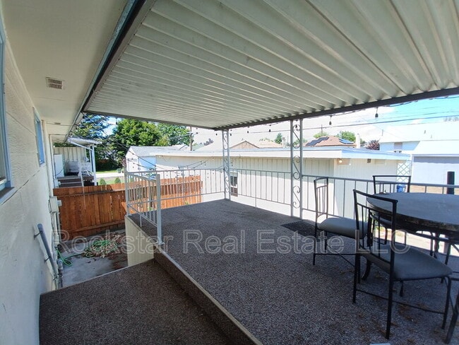 Photo - 537 E Garland Ave