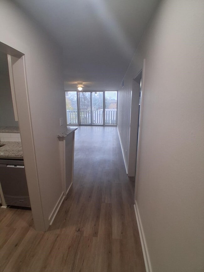 Building Photo - 8906 Ilona Ln Unit 6