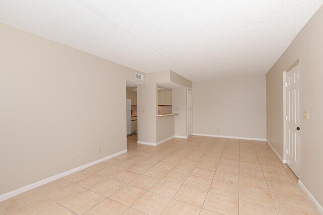 Photo - 1540 SE Royal Green Cir Unit 103