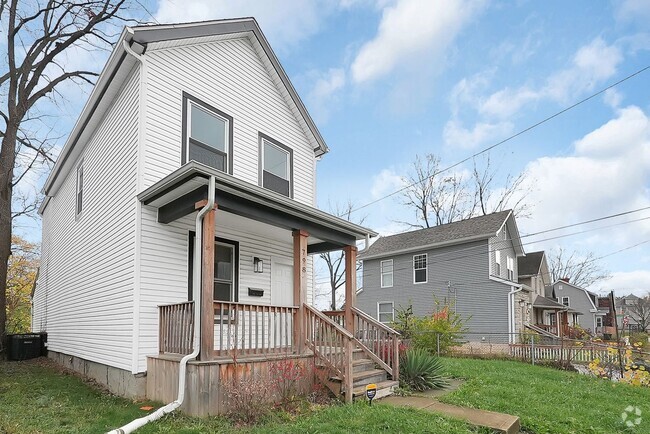 Building Photo - Renovated 3-Bedroom 2-Bathroom House