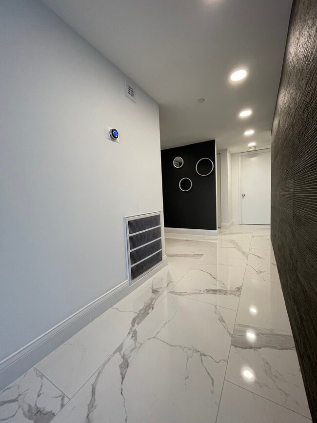 Fotografía del edificio - 3301 Bayshore Blvd Unidad 1709