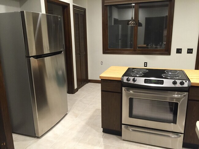 Photo - 412 E 5th St Unidad Apt 1