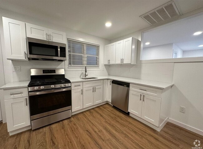 Building Photo - 300 Main St Unit 4 Rental