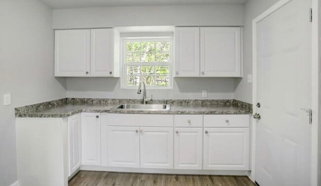 Photo - 5123 Peachtree St