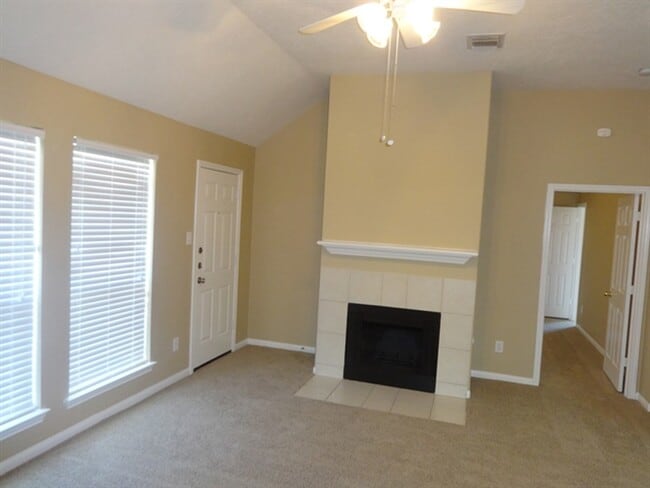 Photo - 30 Huntington Bend Dr