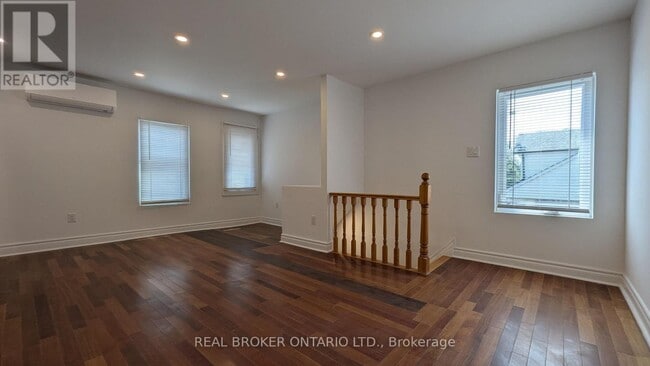 Photo - 1150 Woodbine Ave Unit #3