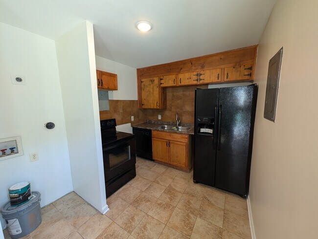 KITCHEN - 1823 Delta Ave Unit B