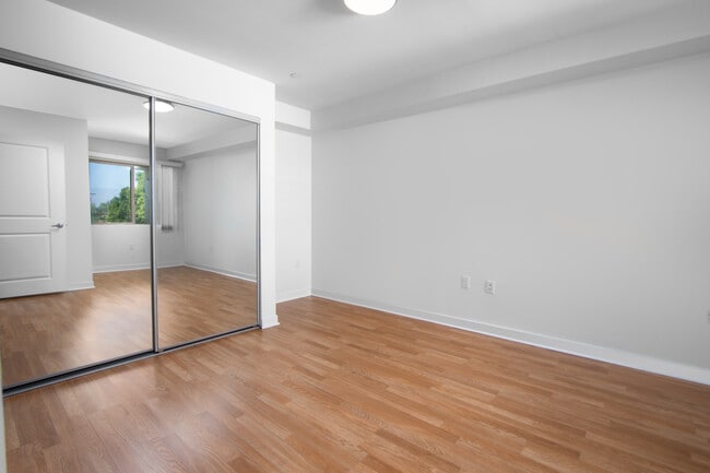 Photo - 13429 Vanowen St