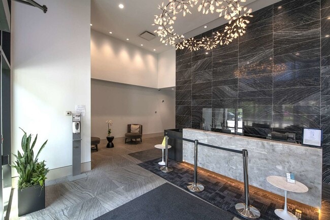 Photo - 310-1012 12 Ave SW