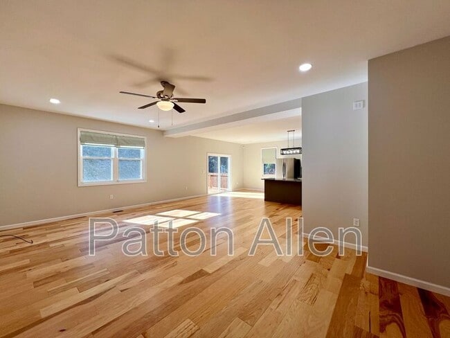 Photo - 305 Glenn Bridge Rd