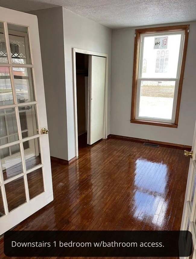 Photo - 8213 S Walnut St