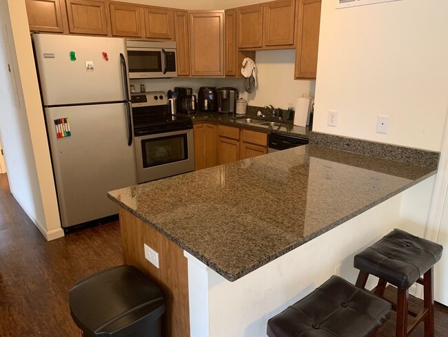 Photo - Stratford Court Apartments