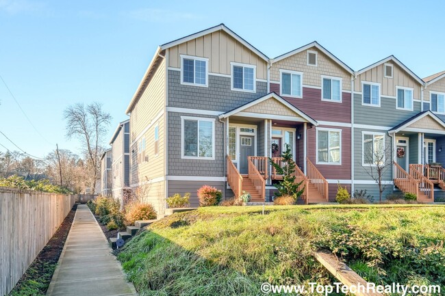 Photo - Fabulous Courtyard-Facing Corner Lot Unit | 3 BR | 2.5 BA Townhome | Across the Street from Melil...