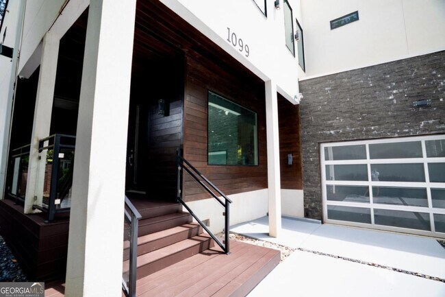 Photo - 1099 Vista Trail NE