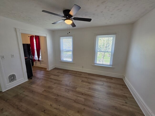 Photo - 211 Parsells Ave Unit 211 Parsells Ave Up