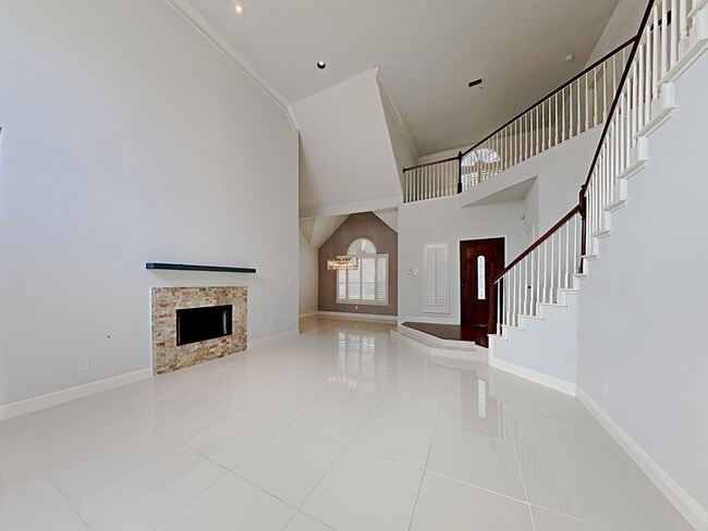 Photo - 14620 Stratford Ct