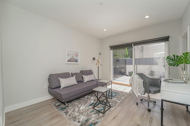 Photo - 4532 St Charles Pl