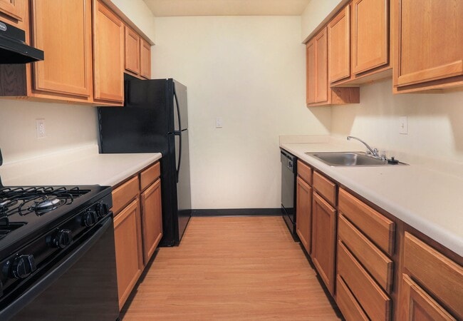 White Oak Village: Apartments - White Oak Village
