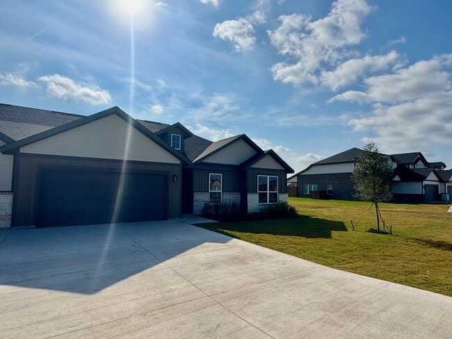 Building Photo - 3842-3844 Clovis St. Unit 3842 Clovis St.