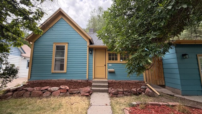Building Photo - 824 Lincoln Ave