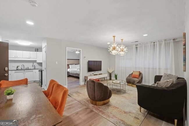 Building Photo - 3645 Peachtree Rd NE Unit 204