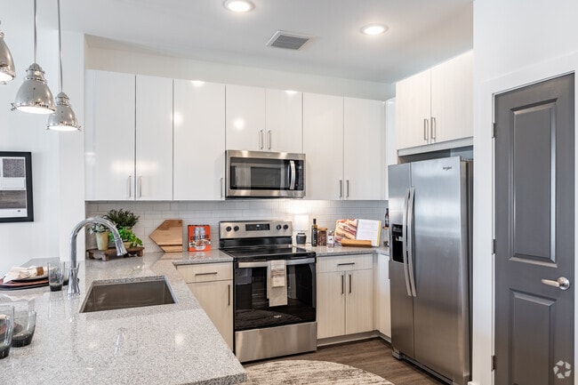 A1 1BR, 1BA - 691SF - Kitchen