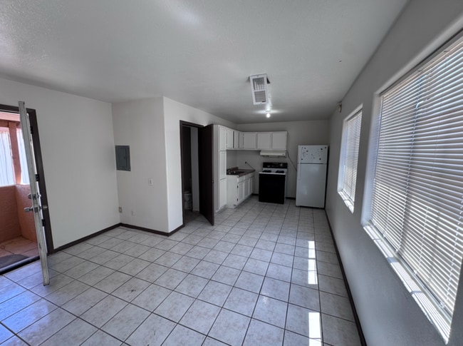 Photo - 240 Wheeler Ave SE Unit B