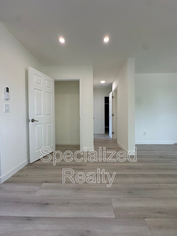 Photo - 6731 Troost Ave Unidad 3