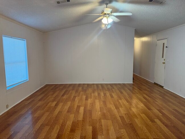 Photo - 4222 Live Oak Ln