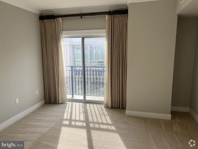 Building Photo - 5 Park Pl Unit 705 Rental