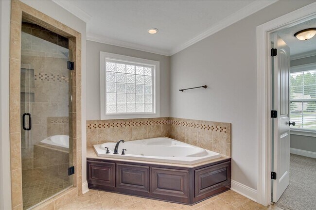 Photo - 212 Clyde Ave