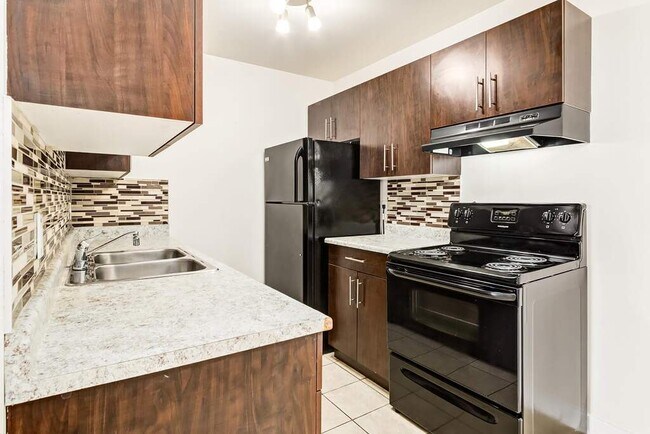 Photo - Mary Ann Manor