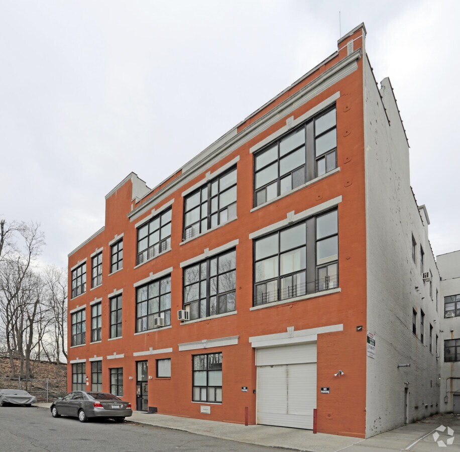 Primary Photo - 10005 92nd Ave