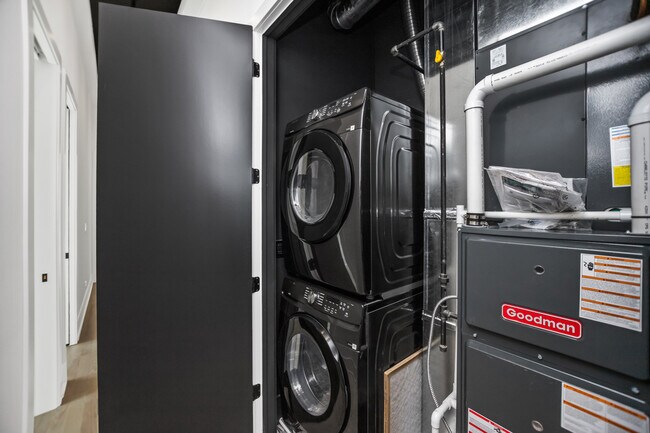 Photo - 6556 S Minerva Ave Unit 1N