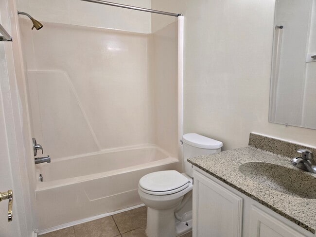 Photo - 1106 Buttercup Cir