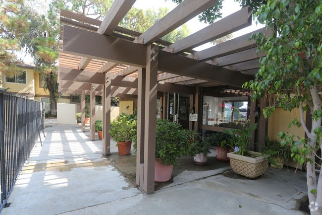 Photo - Park Plaza Apartments