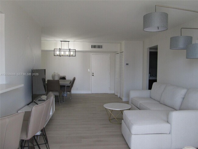 Photo - 290 174th St Unit 1812