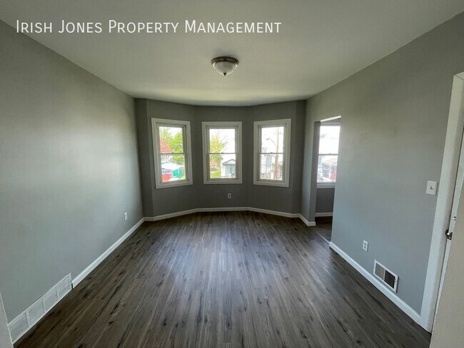 Photo - 529 Winslow Ave Unit Upper
