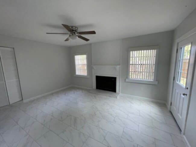 Photo - Winter Park 2 Bed, 2 Bath- Upgraded INSIDE &amp; OUT w/ Community Pool!