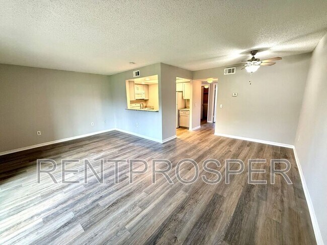 Photo - 1044 Mollie Ln