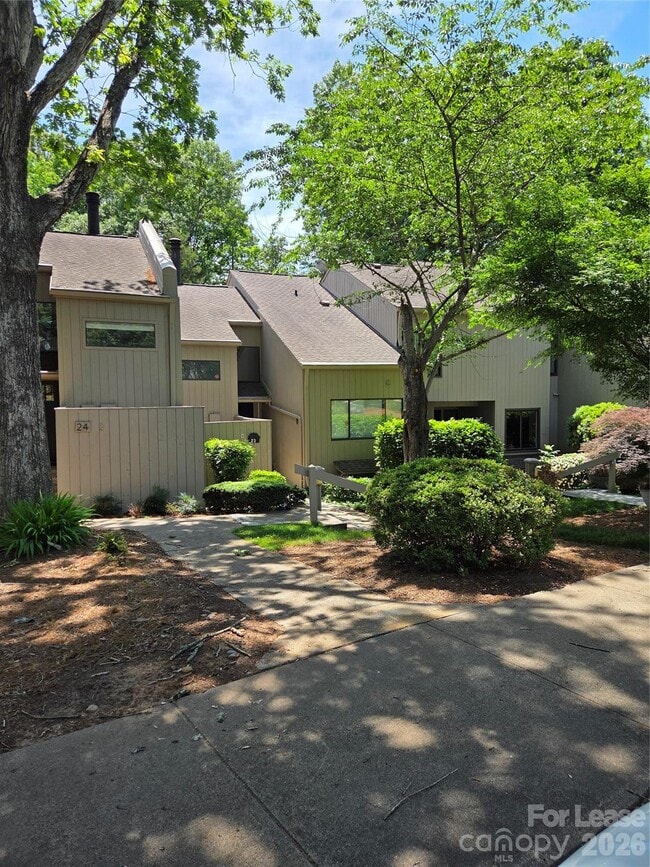 Photo - 23 Longbow Ct