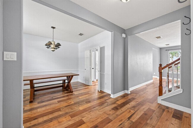 Photo - 232 Doncaster