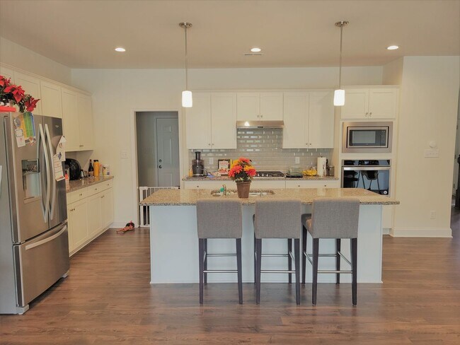 Photo - Beautiful end unit townhouse in Cosby Village with loads of extras.
