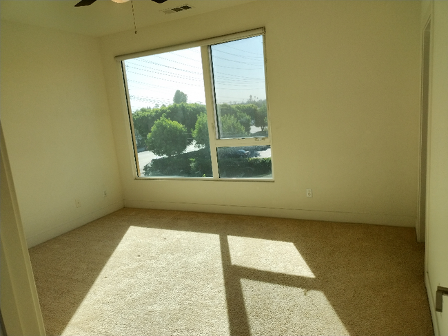 Photo - 135 W Live Oak Ave Condo Unit E