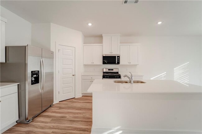 Photo - 139 S Maroon Ave